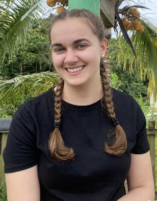 Headshot image of ELLEMOR, Laura Grace